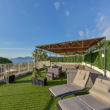 Penthouse With Pool Sea View And Parking Cannes